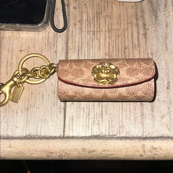 Coach Lipstick Holder In Signature Canvas tea rose turnlock - Picture 3 of 3